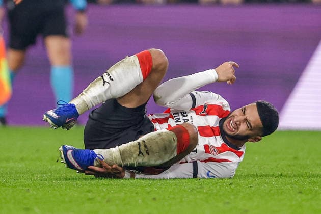 2026-01-28 PSV Eindhoven v FC Bayern Munich - UEFA Champions League 2025 26 League Phase MD8 EINDHOVEN, NETHERLANDS - JANUARY 28: Ismael Saibari of PSV Eindhoven injured on the pitch during the UEFA Champions League 2025 26 League Phase MD8 match between PSV Eindhoven and FC Bayern Munich at Philips Stadion on January 28, 2026 in Eindhoven, Netherlands. Eindhoven Philips Stadion Netherlands Content not available for redistribution in The Netherlands directly or indirectly through any third parties. Copyright: xBroerxvanxdenxBoomx