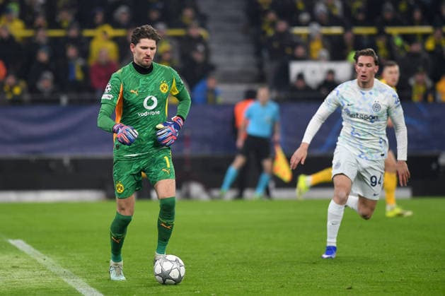 goalkeeper Gregor Kobel (Borussia Dortmund) in Aktion, am Ball, Einzelaktion waehrend des Spiels der UEFA Champions League 2025 26, 8. Spieltag Ligaphase zwischen Borussia Dortmund und Inter Mailand, BVB Stadion am 28. January 2026 in Dortmund, Deutschland. (Foto von Ralf Treese DeFodi Images) +++ goalkeeper Gregor Kobel (Borussia Dortmund) controls the ball during the UEFA Champions League 2025 26 League Phase MD8 match between Borussia Dortmund and FC Internazionale Milano at BVB Stadion Dortmund on January 28, 2026 in Dortmund, Germany. (Photo by Ralf Treese DeFodi Images) -