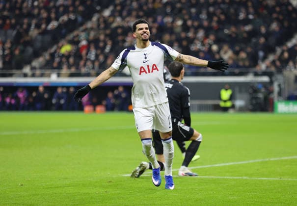 28.01.2026, Fussball UEFA Champions League, Eintracht Frankfurt - Tottenham Hotspur, emonline, emspor, v.l., Torjubel zum 0:2 durch Dominic Solanke (Tottenham Hotspur), Goal celebration, celebrate the goal DFL DFB REGULATIONS PROHIBIT ANY USE OF PHOTOGRAPHS AS IMAGE SEQUENCES AND OR QUASI-VIDEO. xdcx Copyright: HMBxMedia Claus