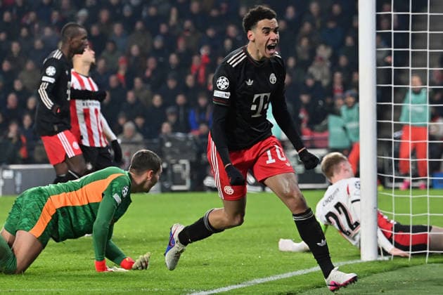 28.01.2026, xjrdrx, Fussball UEFA Champions League, PSV Eindhoven - FC Bayern Muenchen v.l. Torjubel nach dem Tor zum celebrating the goal celebrate 0:1 durch Jamal Musiala (FC Bayern Muenchen) (DFL DFB REGULATIONS PROHIBIT ANY USE OF PHOTOGRAPHS as IMAGE SEQUENCES and or QUASI-VIDEO) Eindhoven