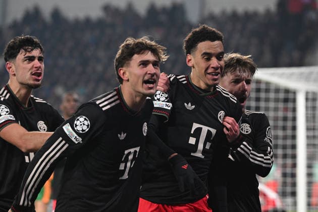 28.01.2026, xjrdrx, Fussball UEFA Champions League, PSV Eindhoven - FC Bayern Muenchen v.l. Torjubel nach dem Tor zum celebrating the goal celebrate 0:1 durch Jamal Musiala (FC Bayern Muenchen) (DFL DFB REGULATIONS PROHIBIT ANY USE OF PHOTOGRAPHS as IMAGE SEQUENCES and or QUASI-VIDEO) Eindhoven