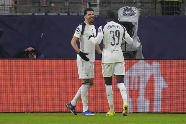 celebrate the goal, Torjubel zum 0:2 Dominic Solanke (Tottenham Hotspur, 19) mit Randal Kolo Muani (Tottenham Hotspur, 39) - Frankfurt 28.01.2026: Eintracht Frankfurt vs. Tottenham Hotspurs, Deutsche Bank Park, 8. Spieltag Champions League