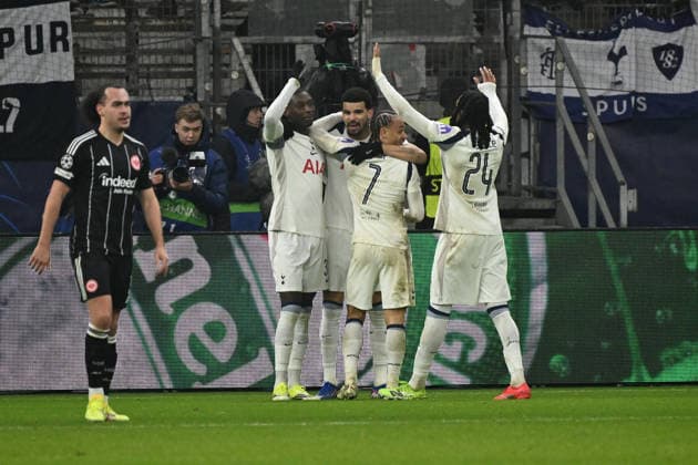 28.01.2026, xjhx, Fussball UEFA Champions League, Eintracht Frankfurt - Tottenham Hotspur v.l. Torjubel nach dem Tor zum celebrating the goal celebrate 0:2 Dominic Solanke (Tottenham Hotspur) Frankfurt am Main