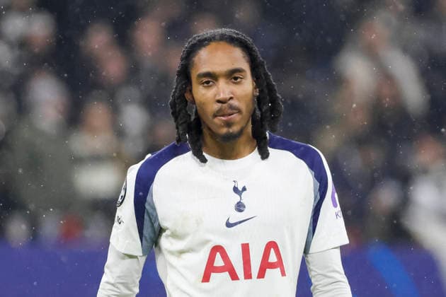 Djed Spence (Tottenham Hotspur, 24) , Deutschland, Fussball, UEFA Champions League, 8. Spieltag, 2025 2026, Eintracht Frankfurt vs. Tottenham Hotspur, 28.01.2026, Frankfurt am Main Deutsche-Bank-Park Deutschland Copyright: xGrantxHubbsx