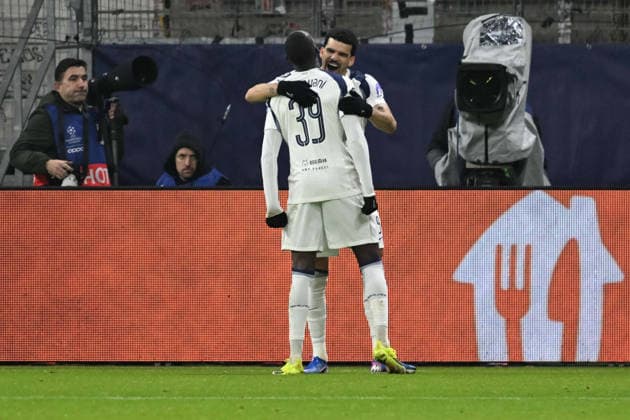 28.01.2026, xsltx, Fussball UEFA Champions League, Eintracht Frankfurt - Tottenham Hotspur v.l. Torjubel nach dem Tor zum celebrating the goal celebrate 0:2 durch Dominic Solanke (Tottenham Hotspur) (DFL DFB REGULATIONS PROHIBIT ANY USE OF PHOTOGRAPHS as IMAGE SEQUENCES and or QUASI-VIDEO)