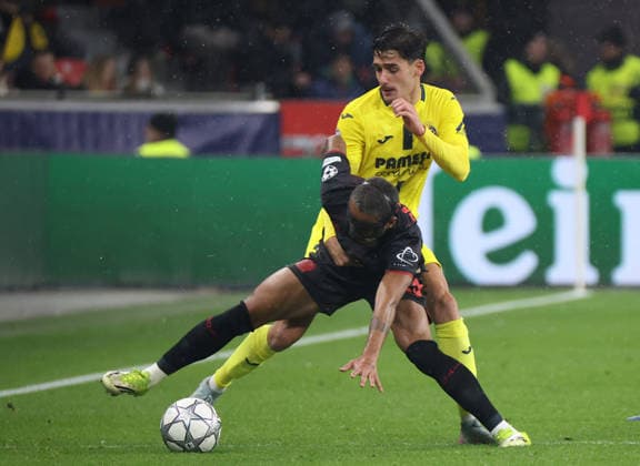 v.l. Arthur (Bayer Leverkusen, 13), Sergi Cardona (Villarreal CF 23) GER, Bayer 04 Leverkusen vs. Villarreal CF, Fussball, Champions League, 8. Spieltag, Spielzeit 2025 2026, 28.01.2026 GER, Bayer 04 Leverkusen vs. Villarreal CF, Fussball, Champions League, 8. Spieltag, Spielzeit 2025 2026, 28.01.2026 Leverkusen Copyright: xEibner-Pressefotox xThomasxStoeckerx EP_TSR