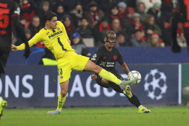 Sergi Cardona (Villarreal CF) und Arthur (Bayer 04 Leverkusen) battle for the ball during the UEFA Champions League 2025 26 League Phase MD8 match between Bayer 04 Leverkusen and Villarreal CF at BayArena on January 28, 2026 in Leverkusen, Germany. (Photo by Oliver Kaelke DeFodi Images) -