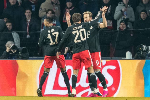 Harry Kane (FC Bayern München) celebrates after scoring his team s second goal with teammates during the UEFA Champions League 2025 26 League Phase MD8 match between PSV Eindhoven and FC Bayern München at PSV Stadion on January 28, 2026 in Eindhoven, Netherlands. -