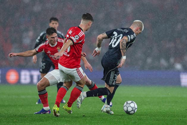 January 28, 2026, Lisbon, Lisbon, Portugal: Samuel Dahl of SL Benfica and Franco Mastantuono of Real Madrid CF in action during the UEFA Champions League 2025 26 League Phase MD8 match between SL Benfica and Real Madrid C.F. at Estadio do Lisboa e Benfica on January 28, 2026 in Lisbon, Portugal. Lisbon Portugal - ZUMAa181 20260128_zaa_a181_239 Copyright: xIrinaxR.xHipolitox