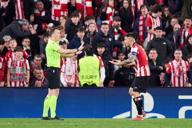 January 28, 2026, Bilbao, Vizcaya, Spain: Yuri Berchiche of Athletic Club protest to Felix Zwayer during the UEFA Champions League 2025 26 League Phase MD8 match between Athletic Club and Sporting Clube de Portugal at San Mames on January 28, 2026, in Bilbao, Spain. Bilbao Spain - ZUMAa181 20260128_zaa_a181_264 Copyright: xRicardoxLarreinax