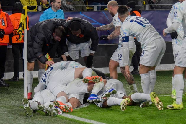 Andy Diouf (Inter 17) jubelt nach dem Tor zum 0:2 mit der Mannschaft 28.01.2026 Fussball, Champions League, Borussia Dortmund vs Inter Mailand , Signal Iduna Park, Dortmund,