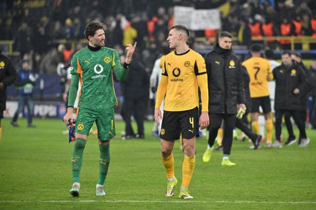 Torwart Gregor Kobel (Borussia Dortmund), Nico Schlotterbeck (Borussia Dortmund), v.li., 28.01.2026, Fussball, UEFA Champions League 2025 2026, 8. Spieltag, Borussia Dortmund - Inter Mailand UEFA regulations prohibit any use of photographs as image sequences and or quasi-video Dortmund Signal Iduna Park Nordrhein Westfalen Deutschland