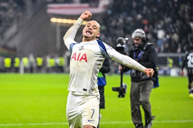 Xavi Simons (Tottenham Hotspur) celebrates the Victory with the Supporters during the UEFA Champions League 2025 26 League Phase MD8 match between Eintracht Frankfurt and Tottenham Hotspur at Frankfurt Stadion on January 28, 2026 in Frankfurt am Main, Germany. (Photo by Harry Langer DeFodi Images) -