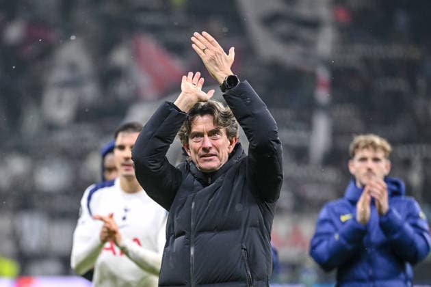 Trainer Thomas Frank (Tottenham Hotspur) thanks the Supporters during the UEFA Champions League 2025 26 League Phase MD8 match between Eintracht Frankfurt and Tottenham Hotspur at Frankfurt Stadion on January 28, 2026 in Frankfurt am Main, Germany. (Photo by Harry Langer DeFodi Images) -