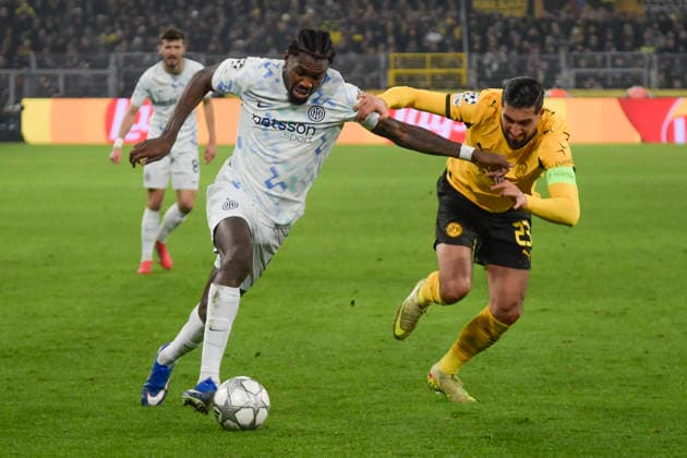 v. li. im Zweikampf Marcus Thuram (Inter 9) Emre Can (Dortmund 23) 28.01.2026 Fussball, Champions League, Borussia Dortmund vs Inter Mailand , Signal Iduna Park, Dortmund,