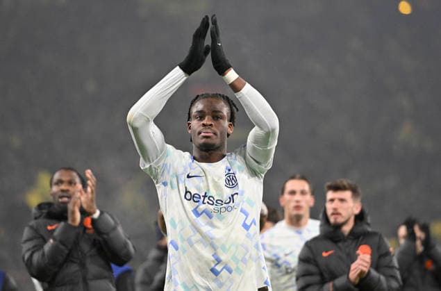 Schlussjubel Yann Aurel Bisseck (Inter Mailand) Fussball Champions League, Borussia Dortmund - Inter Mailand, 8. Spieltag, am 28.01.2026 in Dortmund Deutschland. UEFA regulations prohibit any use of photographs as image sequences and or quasi-video Â