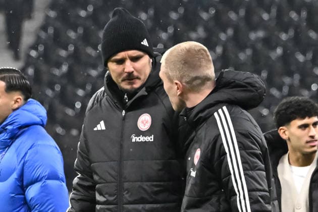 28.01.2026, xsltx, Fussball UEFA Champions League, Eintracht Frankfurt - Tottenham Hotspur v.l. Interimstrainer Alexander Alex Meier (Eintracht Frankfurt) Rasmus Kristensen (Eintracht Frankfurt) mit Maske (DFL DFB REGULATIONS PROHIBIT ANY USE OF PHOTOGRAPHS as IMAGE SEQUENCES and or QUASI-VIDEO)