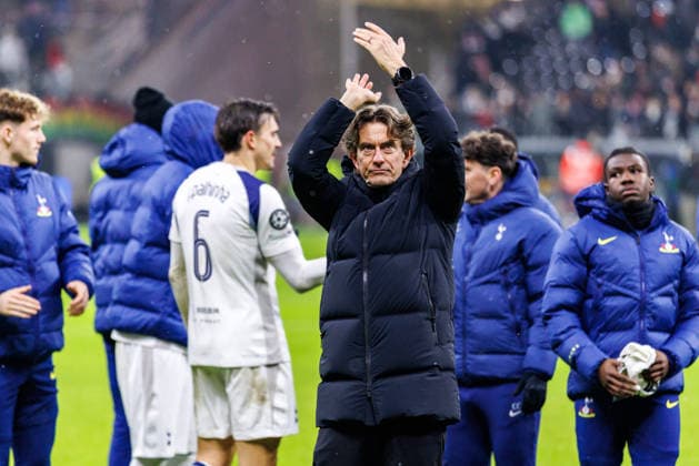 FRANKFURT, DEUTSCHLAND - JANUARY 28: Headcoach Thomas Frank (Tottenham Hotspur) and his players celebrate after the team s victory in the UEFA Champions League match between Eintracht Frankfurt vs. Tottenham Hotspur at Eintracht Frankfurt Stadium on matchday 8 of the League Phase on January 28, 2026 in Frankfurt, Deutschland. Hessen Deutschland Copyright: xStephanxHahnex