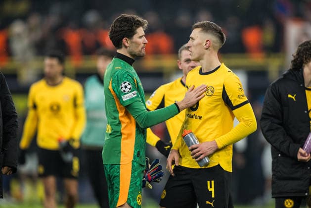 DORTMUND, GERMANY - JANUARY 28: Gregor Kobel (Borussia Dortmund, 1), Nico Schlotterbeck (Borussia Dortmund, 4) after the loss of the UEFA Champions League match between Borussia Dortmund vs. FC Internazionale Milano at Signal Iduna Park on matchday 8 of the UEFA Champions League on January 28, 2026 in Dortmund, Germany. North Rhine Westphalia Germany Copyright: xSteffiexWunderlx