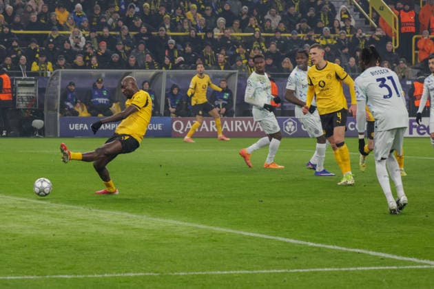 28.01.2026, xgrfx, Fussball UEFA Champions League , Borussia Dortmund - Inter Mailand v.l. Serhou Guirassy vergibt Riesenchance. (Borussia Dortmund) (DFL DFB REGULATIONS PROHIBIT ANY USE OF PHOTOGRAPHS as IMAGE SEQUENCES and or QUASI-VIDEO) Signal Iduna Park