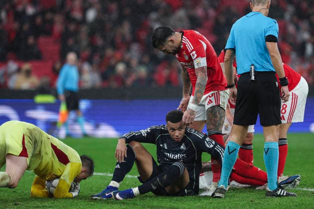 January 28, 2026, Lisbon, Lisbon, Portugal: Nicolas Otamendi of SL Benfica and Kylian Mbappe of Real Madrid CF gesture during the UEFA Champions League 2025 26 League Phase MD8 match between SL Benfica and Real Madrid C.F. at Estadio do Lisboa e Benfica on January 28, 2026 in Lisbon, Portugal. Lisbon Portugal - ZUMAa181 20260128_zaa_a181_431 Copyright: xIrinaxR.xHipolitox