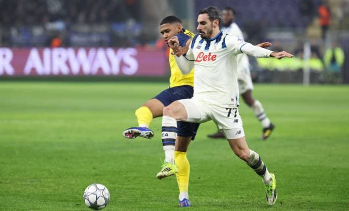 Union s Guilherme Smith and Atalanta s Davide Zappacosta fight for the ball during a soccer game between Belgian Royale Union Saint-Gilloise and Italian Atalanta Bergamo, on Wednesday 28 January 2026 in Brussels, on the eight day of the League phase of the UEFA Champions League tournament. VIRGINIExLEFOUR  x159387463x