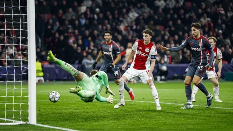 AMSTERDAM - Santiago Hezze of Olympiacos (not pictured) scores the 1-2 goal during the UEFA Champions League match between AFC Ajax and Olympiacos Piraeus at the Johan Cruijff ArenA on January 28, 2026, in Amsterdam, Netherlands. KOEN VAN WEEL ANP UEFA Champions League 2025-2026 xVIxANPxSportx xxANPxIVx 548930286 originalFilename: 548930286.jpg