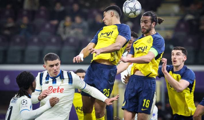 Union s Anan Khalaili, Atalanta s Ederson and Union s Christian Burgess fight for the ball during a soccer game between Belgian Royale Union Saint-Gilloise and Italian Atalanta Bergamo, on Wednesday 28 January 2026 in Brussels, on the eight day of the League phase of the UEFA Champions League tournament. VIRGINIExLEFOUR  x159388455x