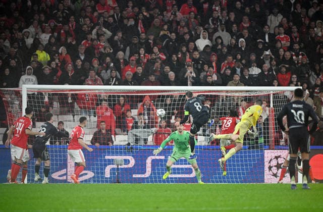 Benfica v Real Madrid - UEFA Champions League LISBON, PORTUGAL - JANUARY 28: Anatoliy Trubin, goalkeeper of SL Benfica celebrates and scores a goal in the last minute of the game during the UEFA Champions League 2025 26 League Phase MD8 match between SL Benfica and Real Madrid C.F. at Estadio da Luz on January 28, 2026 in Lisbon, Portugal. Zed Jameson Anadolu Lisbon Portugal. Editorial use only. Please get in touch for any other usage.  Copyright: x2026xAnadoluxZedxJamesonx