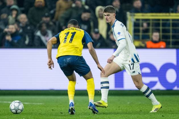 Union s Guilherme Smith and Atalanta s Charles De Ketelaere fight for the ball during a soccer game between Belgian Royale Union Saint-Gilloise and Italian Atalanta Bergamo, on Wednesday 28 January 2026 in Brussels, on the eight day of the League phase of the UEFA Champions League tournament. JASPERxJACOBS  x159396488x