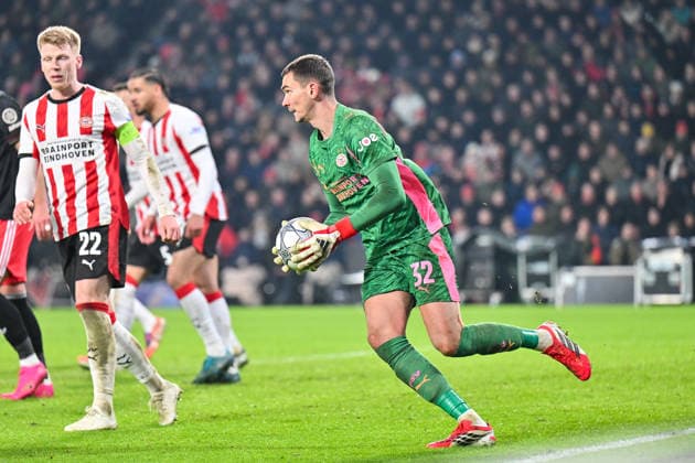 UEFA Champions League; PSV Eindhoven - FC Bayern München; 28.01.2026 EINDHOVEN, NETHERLANDS - 28. JANUARY: am Ball Matej KOVAR (PSV Eindhoven 32) während dem Match zwischen PSV Eindhoven und dem FC Bayern München am 8. Spieltag der UEFA Champions League Gruppenphase im Philips Stadion Copyright: xBEAUTIFULxSPORTS Goldbergx