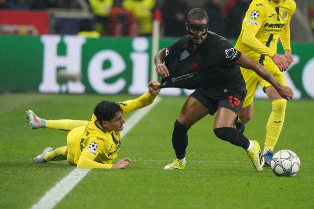 Fussball, UEFA Champions League 2025 2026, Bayer 04 Leverkusen vs FC Villarreal 28.01.2026 Bayarena Leverkusen, Sergi Cardona, FC Villarreal , Arthur Bayer 04 Leverkusen