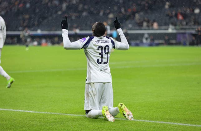 28.01.2026, Fussball UEFA Champions League, Eintracht Frankfurt - Tottenham Hotspur, emonline, emspor, v.l., Torjubel zum 0:1 durch Randal Kolo Muani (Tottenham Hotspur), Goal celebration, celebrate the goal DFL DFB REGULATIONS PROHIBIT ANY USE OF PHOTOGRAPHS AS IMAGE SEQUENCES AND OR QUASI-VIDEO. xdcx Copyright: HMBxMedia Claus