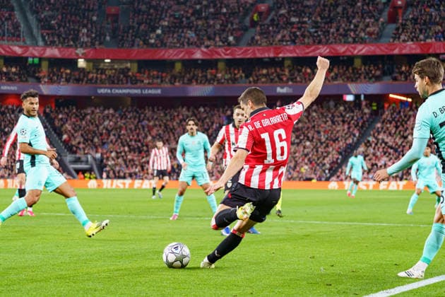 Inigo Ruiz de Galarreta seen during UEFA Champions League phase game between teams of Athletic Club and Sporting CP (Mickael Ducint Ball Raw Images) Bilbao San Mames Spain Copyright: xMickaelxDucintx AthleticSporting2526-122