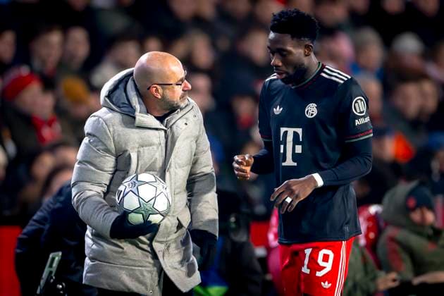 PSV Eindhoven trainer Peter Bosz, SC Bayern Munchen midfielder Alphonso Davies during the match PSV Eindhoven vs FC Bayern Munchen at the Philips stadium for the Champions League - League phase - Matchday 8 season 2025-2026 in EINDHOVEN, Netherlands on 28 01 2026, (Photo by Marcel van Dorst EYE4IMAGES) -