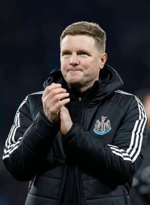 January 28, 2026, Paris, Paris, France: Eddie HOWE head coach of NEWCASTLE UNITED pay tribute to fans during the match of UEFA Champions League between Paris Saint Germain and New Castle United at Parc des Princes Stadium - on January 28 2025 Paris - France Paris France - ZUMAb253 20260128_zsp_b253_049 Copyright: xLoicxBaratouxx