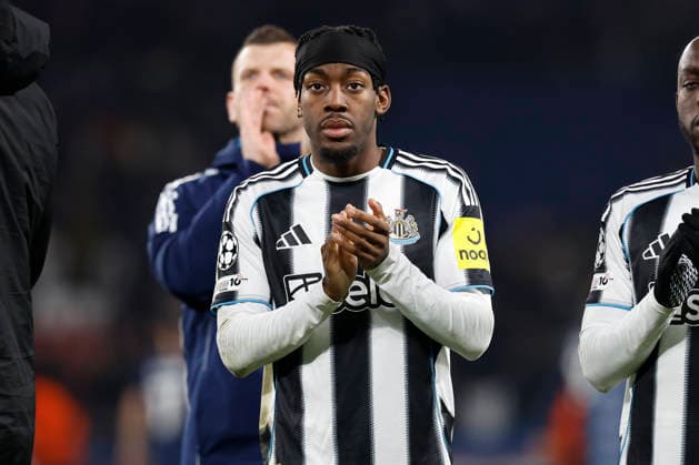 January 28, 2026, Paris, Paris, France: Anthony ELANGA of NEWCASTLE UNITED pay tribute to fans during the match of UEFA Champions League between Paris Saint Germain and New Castle United at Parc des Princes Stadium - on January 28 2025 Paris - France Paris France - ZUMAb253 20260128_zsp_b253_052 Copyright: xLoicxBaratouxx
