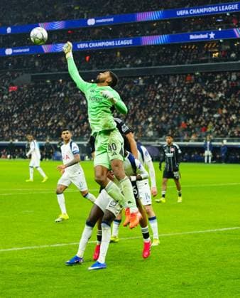 Eintracht Frankfurt goalkeeper Kaua Santos Eintracht Frankfurt v Tottenham Hotspur, UEFA Champions League, Group Stage, Football, Deutsche Bank Park, Frankfurt, Germany - 28 Jan 2026Frankfurt Deutsche Bank Park Germany EDITORIAL USE ONLY No use with unauthorised audio, video, data, fixture lists, club league logos or live services. Online in-match use limited to 120 images, no video emulation. No use in betting, games or single club league player publications. Copyright: xJavierxGarcia Shutterstockx 16429470ca