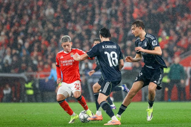 Estadio da Luz Gianluca Prestianni of SL Benfica battles for the ball with Ãlvaro Carreras of Real Madrid CF during the UEFA Champions League 2025 26 League Phase MD8 match between SL Benfica and Real Madrid C.F. at on January 28, 2026 in Lisbon, Portugal. UEFA Champions League 2025 26 League Phase MD8 - SL Benfica vs Rea Madrid CF (Valter Gouveia SPP) Copyright: xValterxGouveia SPPx spp-en-VaGo-VG_L5931