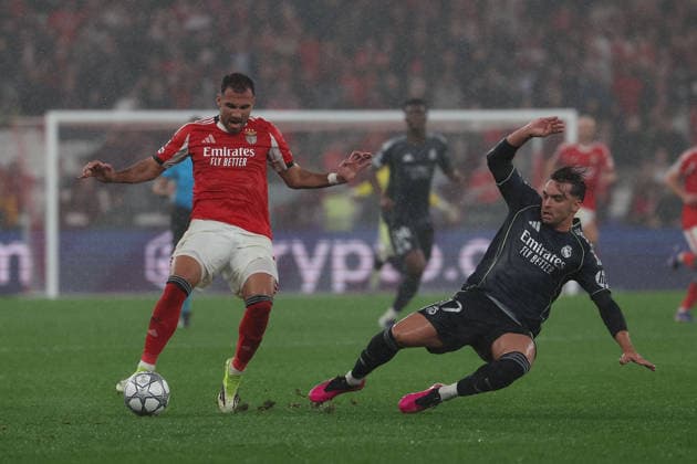 FBL-UEFA Champions League 2025-26 SL Benfica - Real Madrid Vangelis Pavlidis (S.L.Benfica), Raul Asencio (Real Madrid) battles for the Ball during the UEFA Champions League 2025-26 League Phase MD8 match between Lisboa e Benfica and Real Madrid at Estadio da Luz on Wednesday 28 January 2026 in Lisbon, Portugal Copyright: JoaquimxFerreira