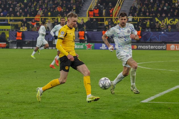 28.01.2026, xgrfx, Fussball UEFA Champions League , Borussia Dortmund - Inter Mailand v.l. Maximilian Beier (Borussia Dortmund), Francesco Acerbi (Inter Mailand) (DFL DFB REGULATIONS PROHIBIT ANY USE OF PHOTOGRAPHS as IMAGE SEQUENCES and or QUASI-VIDEO) Signal Iduna Park