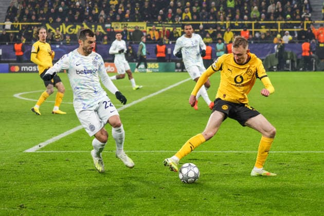 28.01.2026, xgrfx, Fussball UEFA Champions League , Borussia Dortmund - Inter Mailand v.l. Henrikh Mkhytarian (Inter Mailand), Maximilian Beier (Borussia Dortmund) (DFL DFB REGULATIONS PROHIBIT ANY USE OF PHOTOGRAPHS as IMAGE SEQUENCES and or QUASI-VIDEO) Signal Iduna Park