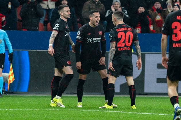 UEFA Champions League 2025 26 Bayer 04 Leverkusen vs. Villarreal CF 8. Spieltag der Ligaphase Mittwoch, 28.01.2026 BayArena (Nordrhein-Westfalen, Deutschland) Tor zum 3:0 durch Alejandro Grimaldo ( 20) Jubel Freude Emotionen Torjubel Lucas Vazquez ( 21) Copyright: xCelinaxLeiersx