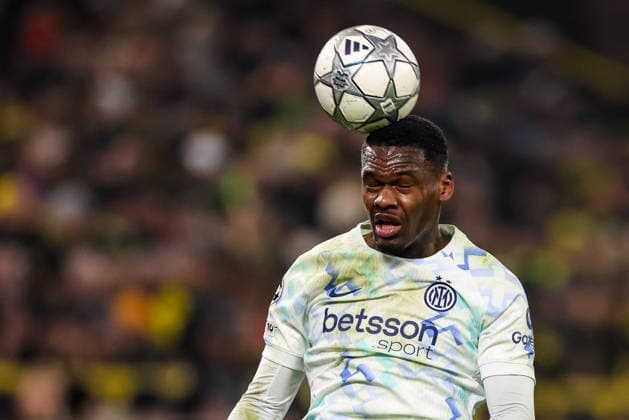 DORTMUND, GERMANY - JANUARY 28: Ange-Yoan Bonny of FC Internazionale heads the ball during the UEFA Champions League 2025 26 League Phase MD8 match between Borussia Dortmund and FC Internazionale Milano at BVB Stadion Dortmund on January 28, 2026 in Dortmund, Germany. (Photo by Rene Nijhuis) SPO  Copyright: xRenexNijhuis