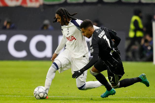 v.l. Djed Spence (Tottenham Hotspur, 24) and Ansgar Knauff (Eintracht Frankfurt, 7),, 28.01.2026, Soccer, Eintracht Frankfurt vs Tottenham Hotspur - UEFA Champions League, GER, Frankfurt, Deutsche Bank Park. Copyright: HMBxMedia xHeikoxBecker