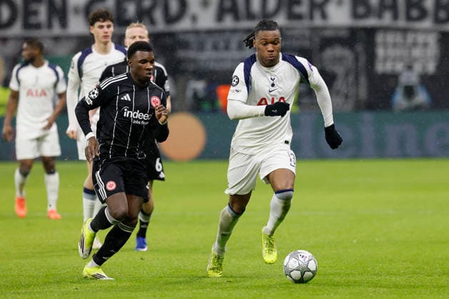 v.l. Aurlio Buta (Eintracht Frankfurt, 24) and Destiny Udogie (Tottenham Hotspur, 13), 28.01.2026, Soccer, Eintracht Frankfurt vs Tottenham Hotspur - UEFA Champions League, GER, Frankfurt, Deutsche Bank Park. Copyright: HMBxMedia xHeikoxBecker