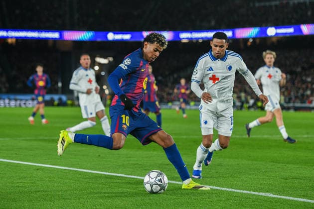 FC Barcelona, Barca v FC COPENHAGUE SPOTIFY CAMP NOU. BARCELONA. January 28, 2026 FC BARCELONA vs FC COPENHAGUE January 28, 2026 Lamine Yamal (10) of FC Barcelona dribbles Lopez (15) of FC Copenhague during the soccer match corresponding to the eigth match of the group stage of the UEFA Champions League between FC Barcelona and FC Copenhague at Spotify Camp Nou in Barcelona, Spain. Barcelona ESP Copyright: xS.xRosx
