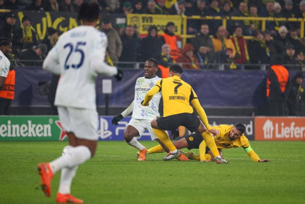 Dortmund, Deutschland 28. Januar 2026: Champions League - 2025 2026 - Borussia Dortmund vs. Inter Mailand Im Bild: v.li. im Zweikampf Ange-Yoan Bonny (Inter), Jobe Bellingham (BVB) und Emre Can (BVB) Signal Iduna Park Nordrhein Westfalen Copyright: xFotostandx xFantinix