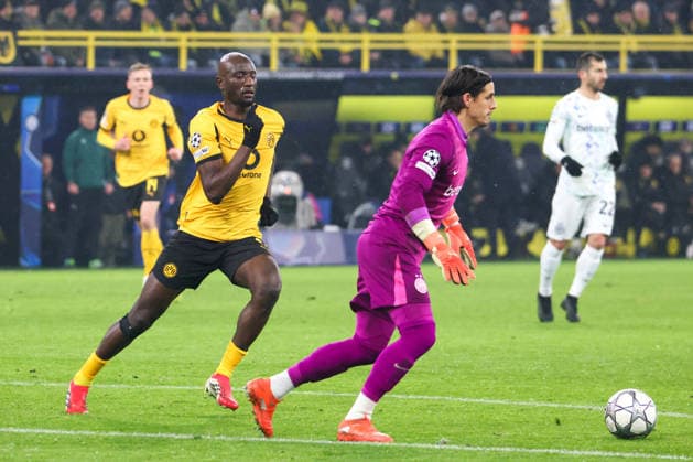 Dortmund, Deutschland 28. Januar 2026: Champions League - 2025 2026 - Borussia Dortmund vs. Inter Mailand Im Bild: v.li. Serhou Guirassy (BVB) und Torhüter Yann Sommer (Inter) Signal Iduna Park Nordrhein Westfalen Copyright: xFotostandx xFantinix