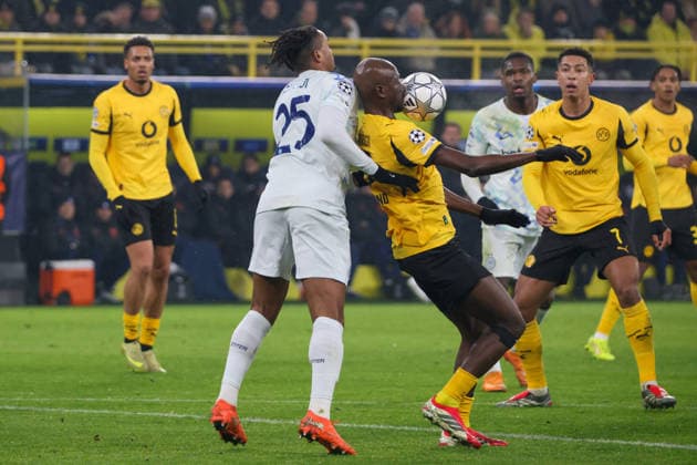 Dortmund, Deutschland 28. Januar 2026: Champions League - 2025 2026 - Borussia Dortmund vs. Inter Mailand Im Bild: v.li.im Zweikampf Manuel Akanji (Inter) und Serhou Guirassy (BVB) Signal Iduna Park Nordrhein Westfalen Copyright: xFotostandx xFantinix